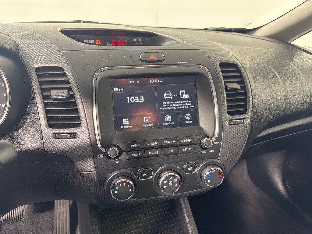 2017 Kia Forte Image 16
