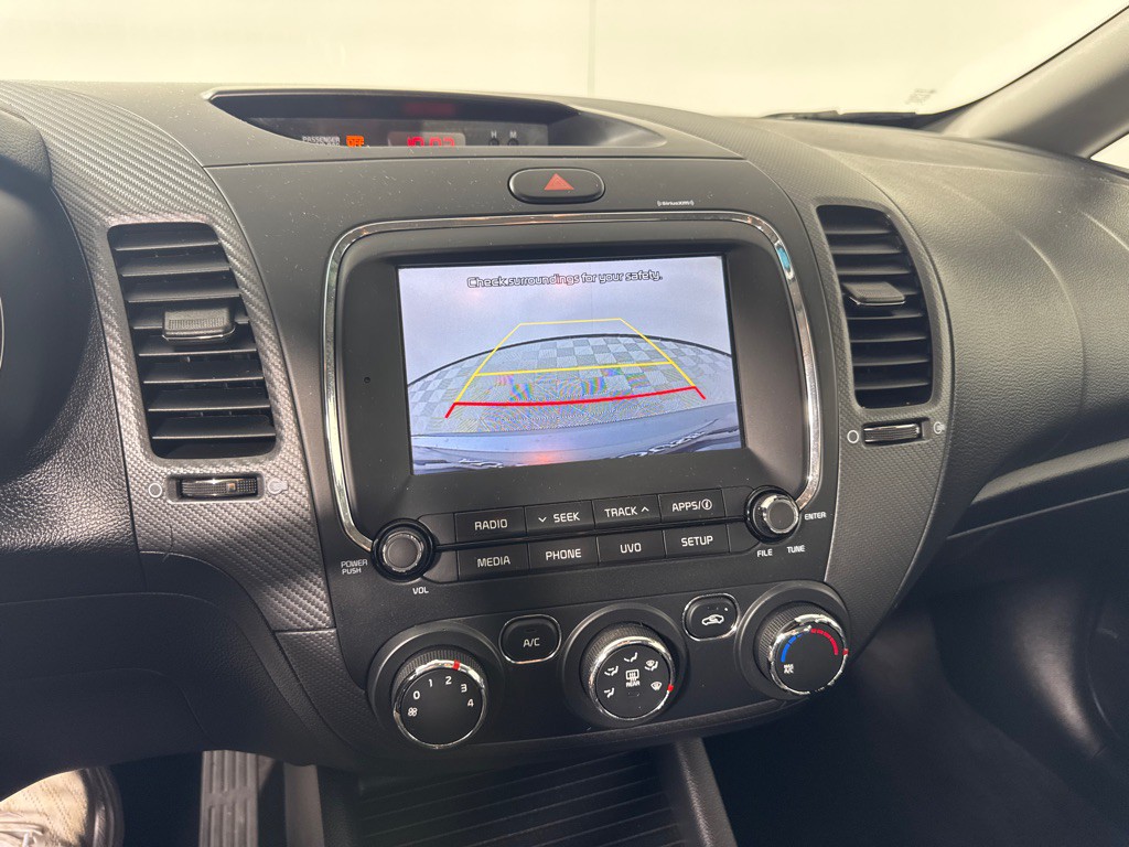 2017 Kia Forte Image 17