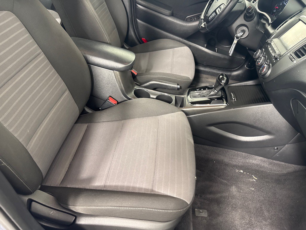 2017 Kia Forte Image 23