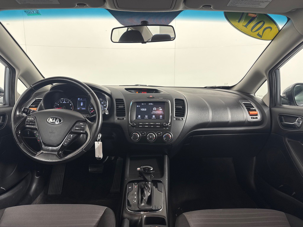 2017 Kia Forte Image 25