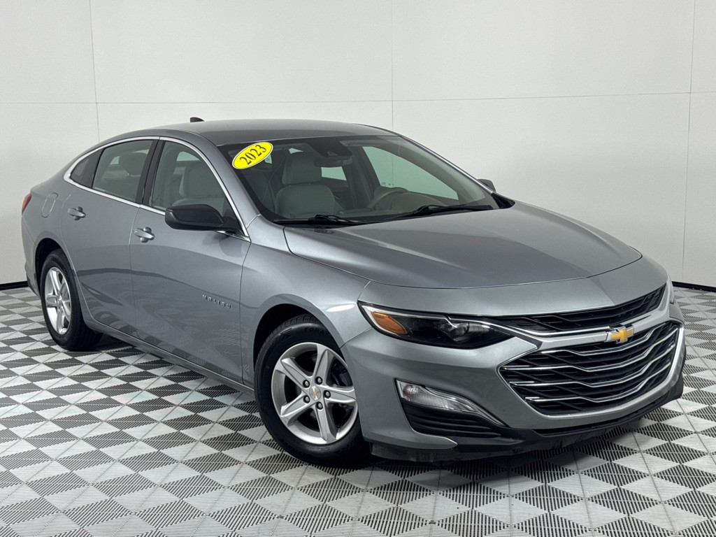 2023 Chevrolet Malibu Image 2