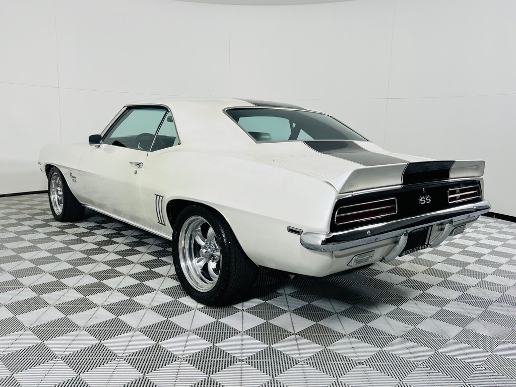 1969 Chevrolet Camaro Image 12