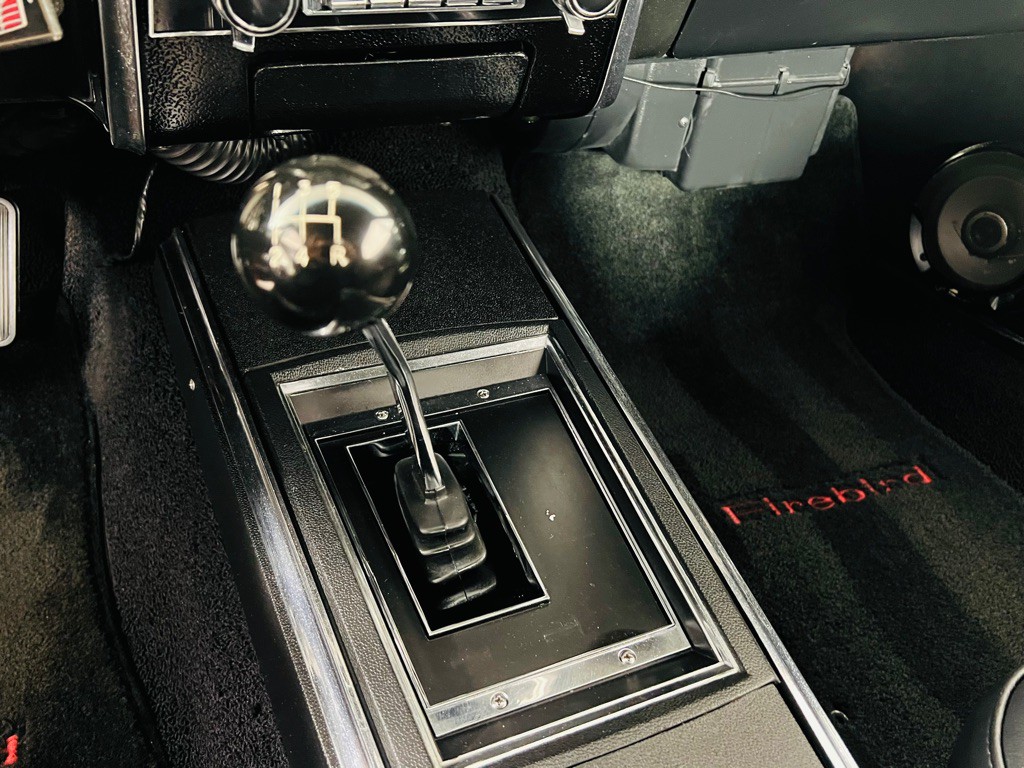 1967 Pontiac Firebird Image 25