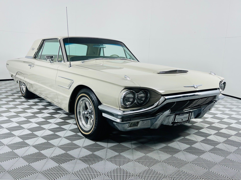 1965 Ford Thunderbird Image 2