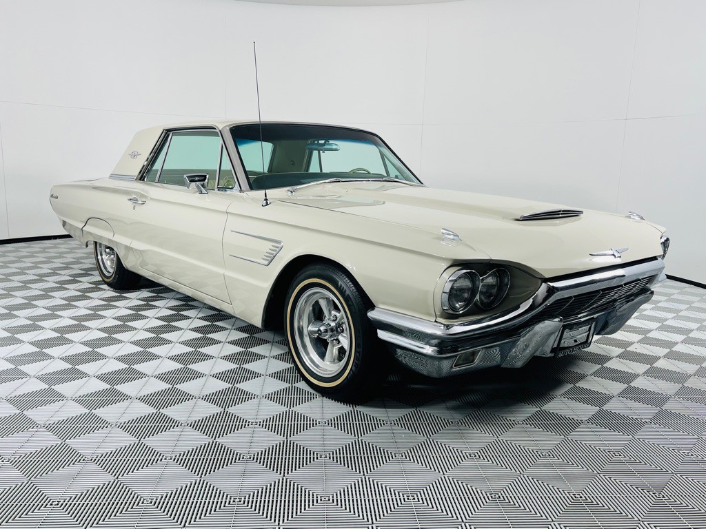 1965 Ford Thunderbird Image 3