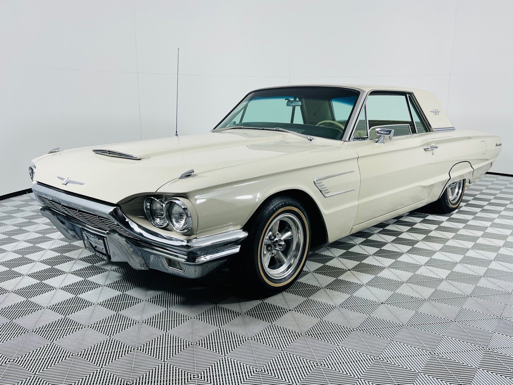 1965 Ford Thunderbird Image 12