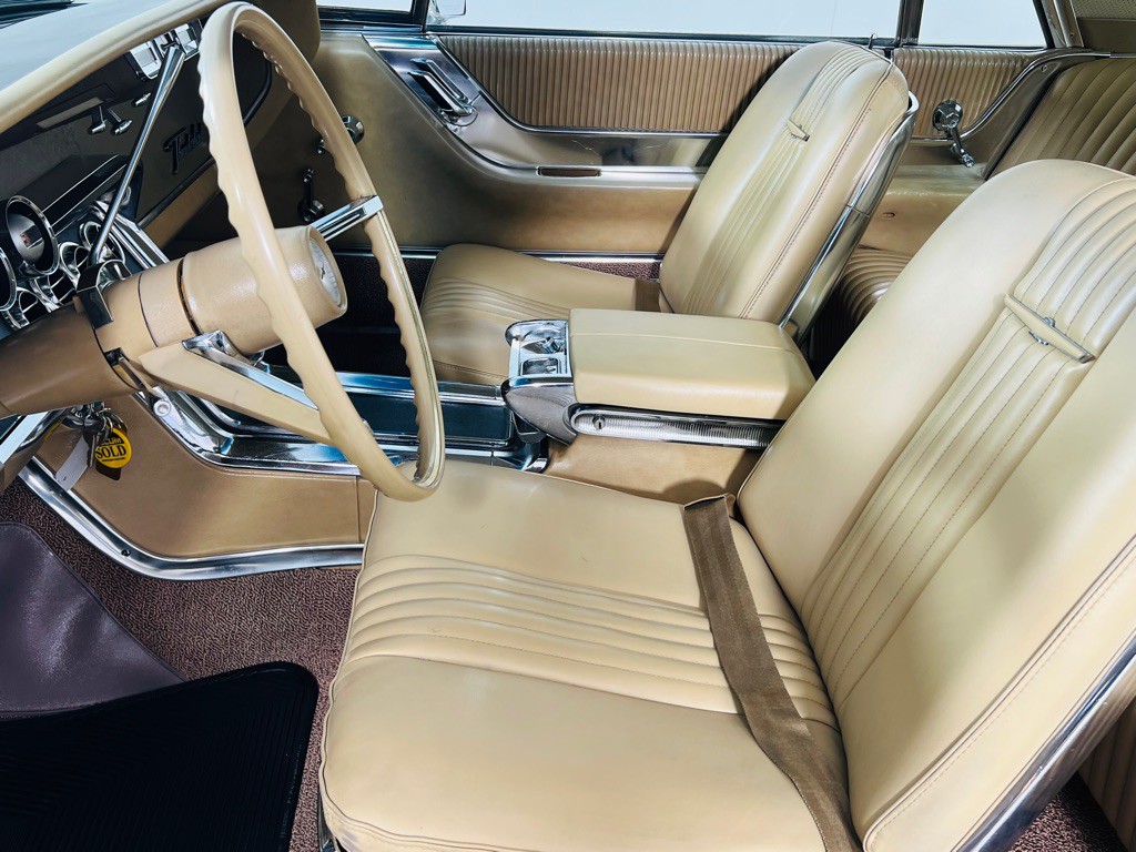 1965 Ford Thunderbird Image 15