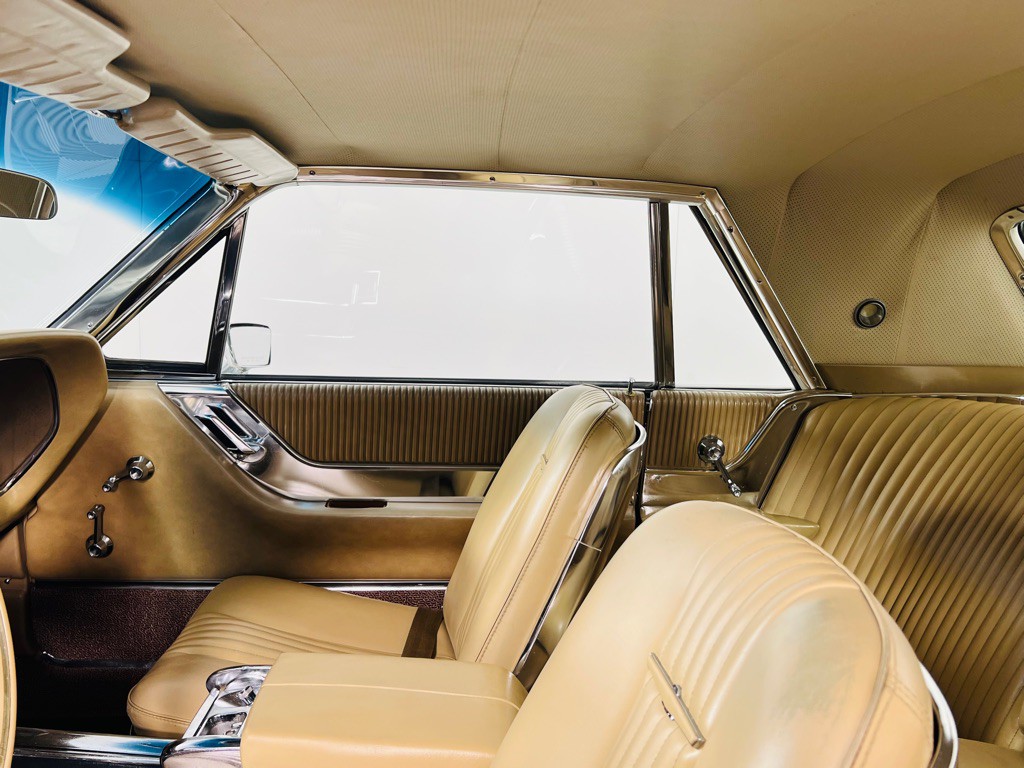 1965 Ford Thunderbird Image 17