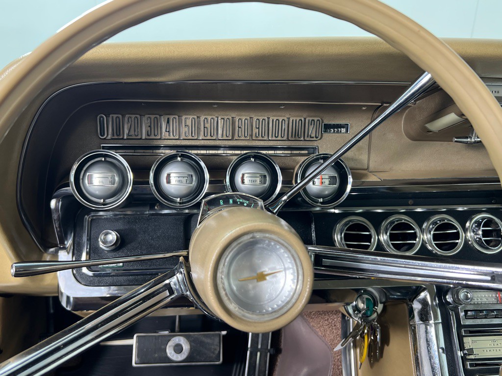 1965 Ford Thunderbird Image 21