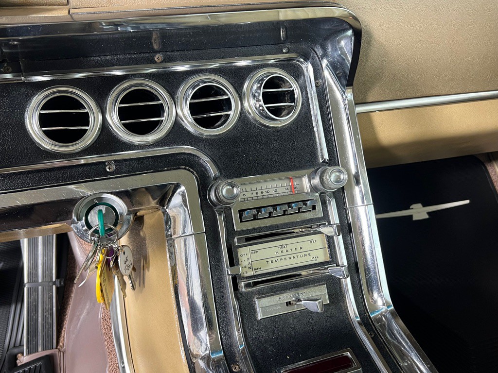 1965 Ford Thunderbird Image 24