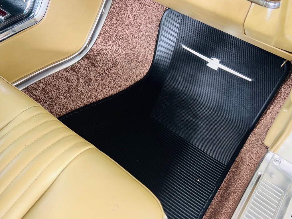 1965 Ford Thunderbird Image 30
