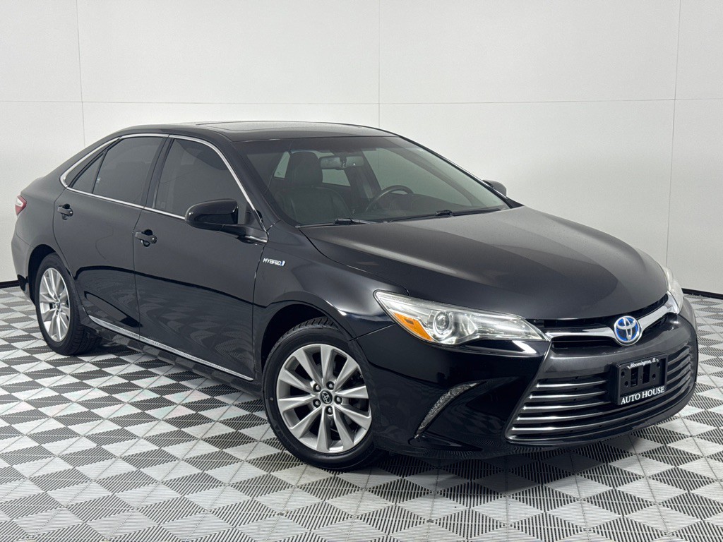 2017 Toyota Camry Image 2