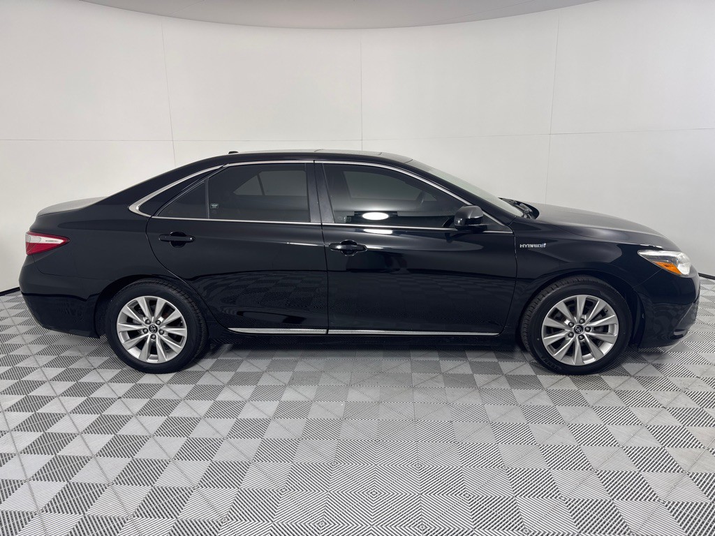 2017 Toyota Camry Image 4