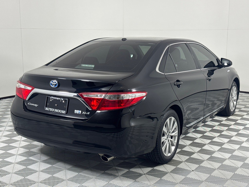 2017 Toyota Camry Image 5