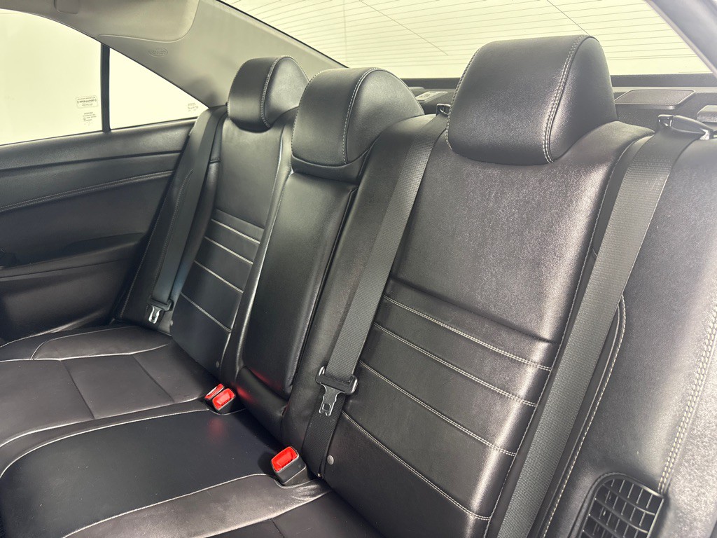 2017 Toyota Camry Image 23