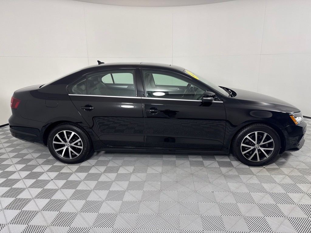 2017 Volkswagen Jetta Image 4