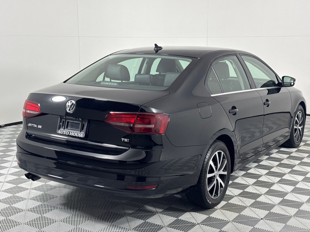 2017 Volkswagen Jetta Image 5
