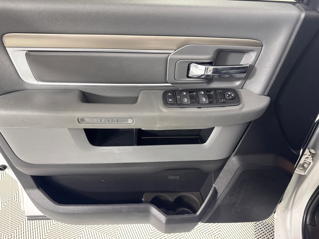 2015 RAM 1500 Image 11
