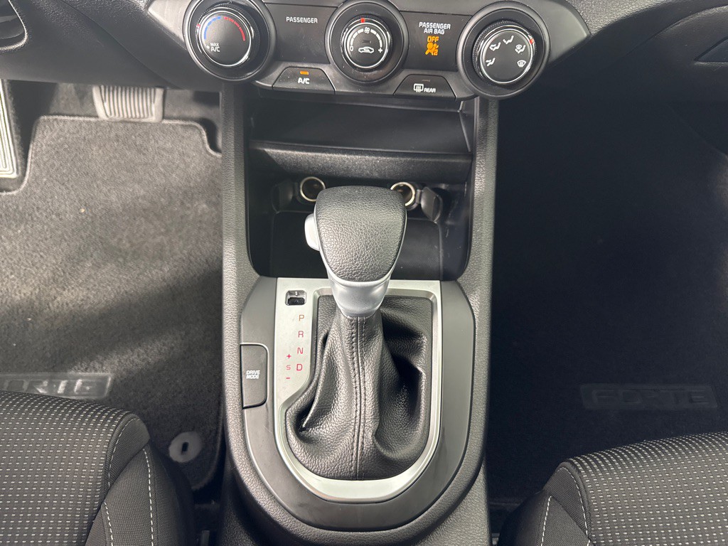 2021 Kia Forte Image 17
