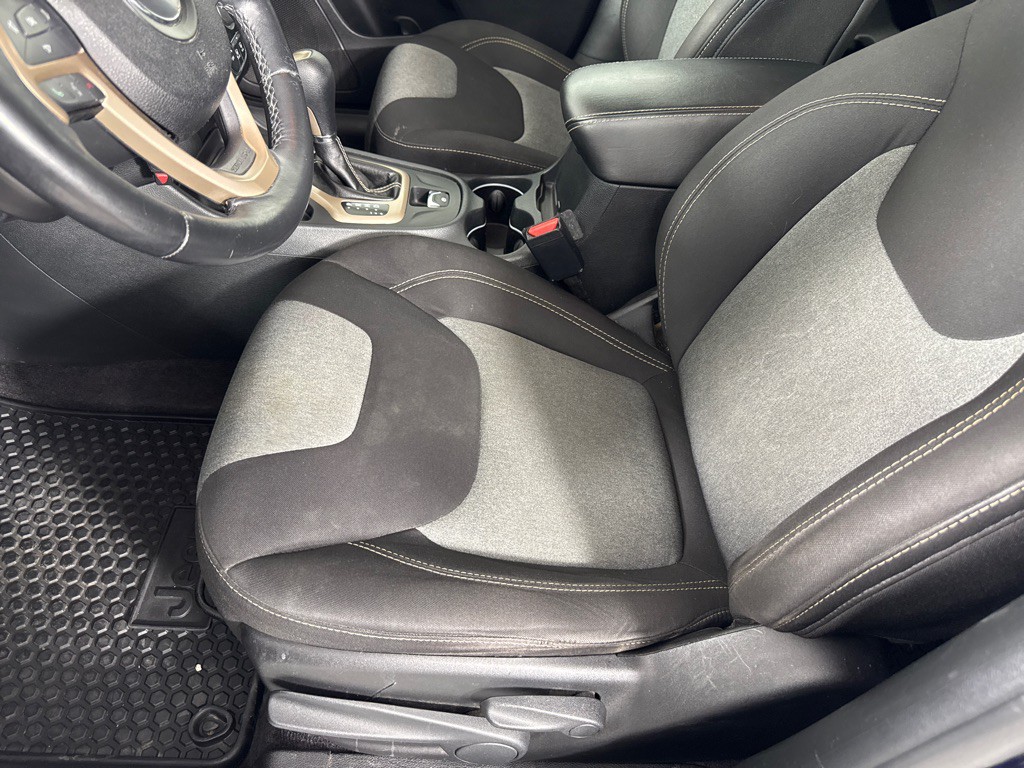 2016 Jeep Cherokee Image 13