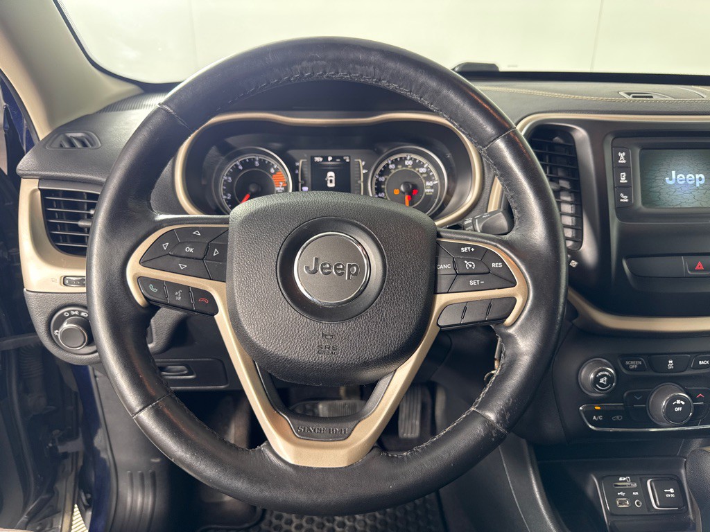 2016 Jeep Cherokee Image 16