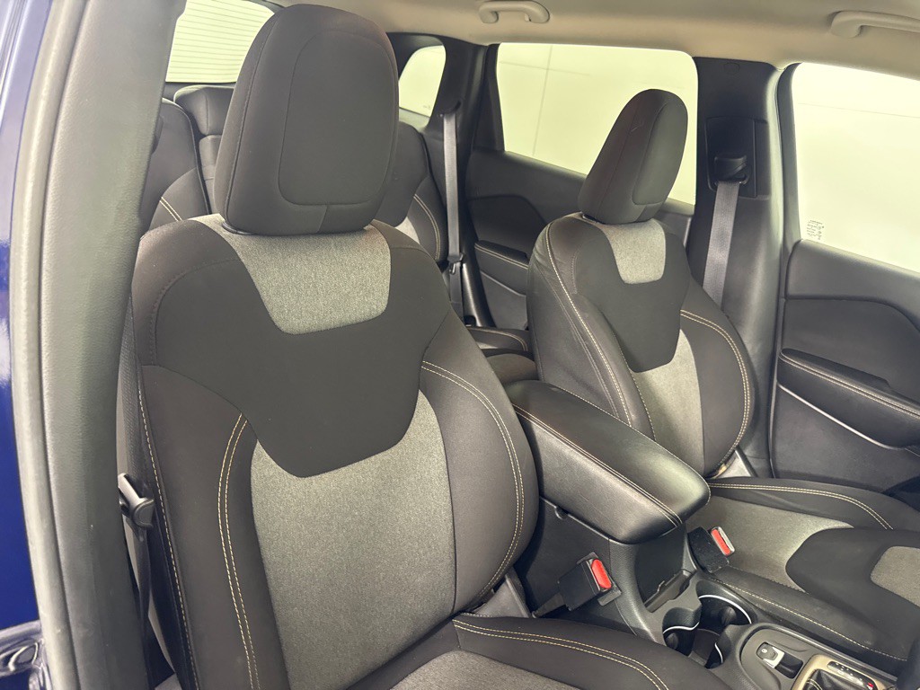 2016 Jeep Cherokee Image 25