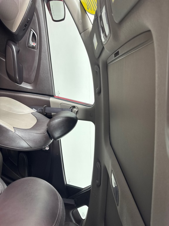 2010 Hyundai Tucson Image 14