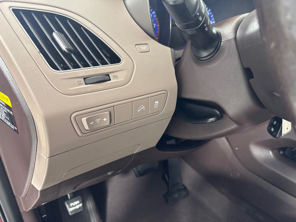 2010 Hyundai Tucson Image 15