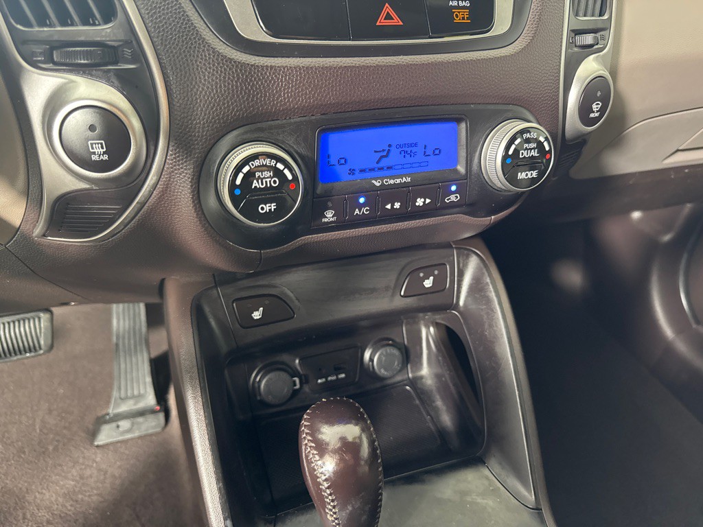 2010 Hyundai Tucson Image 18