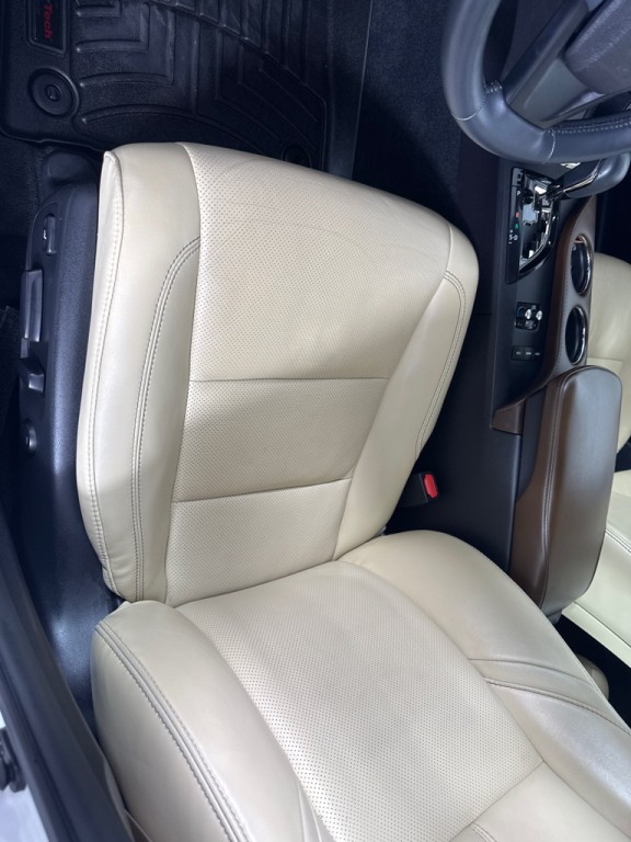 2016 Toyota Avalon Image 14