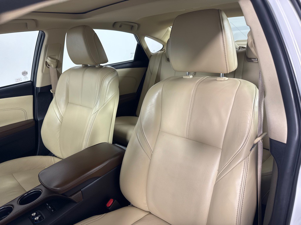 2016 Toyota Avalon Image 15