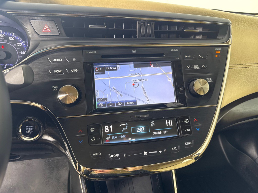2016 Toyota Avalon Image 18