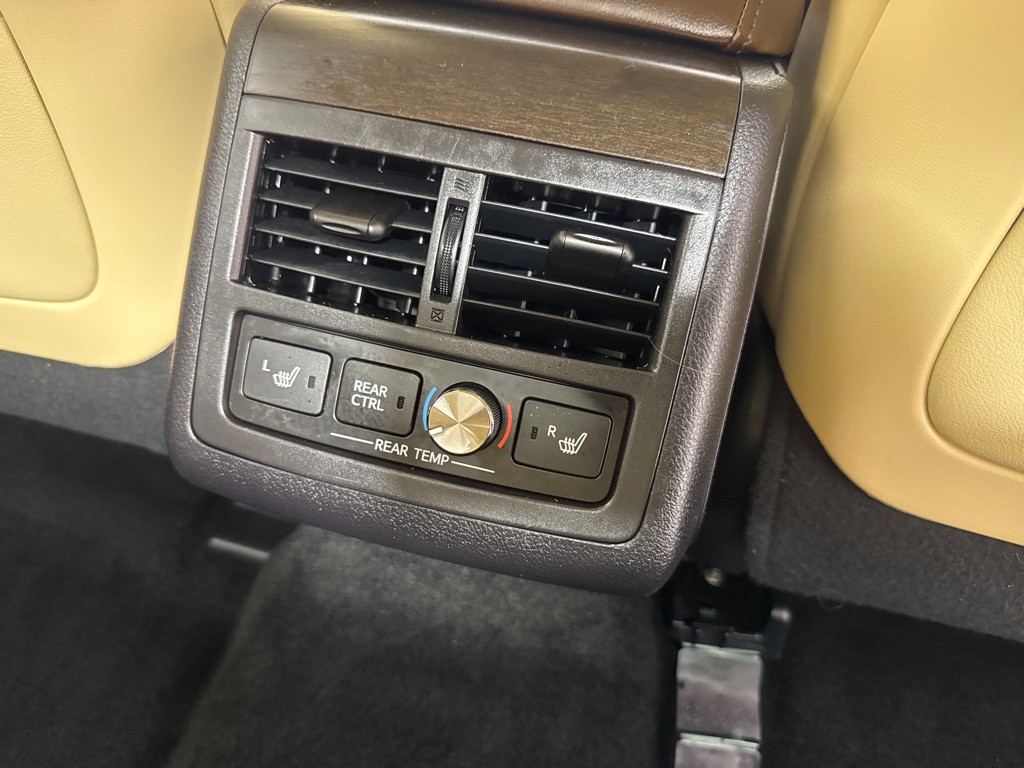 2016 Toyota Avalon Image 29