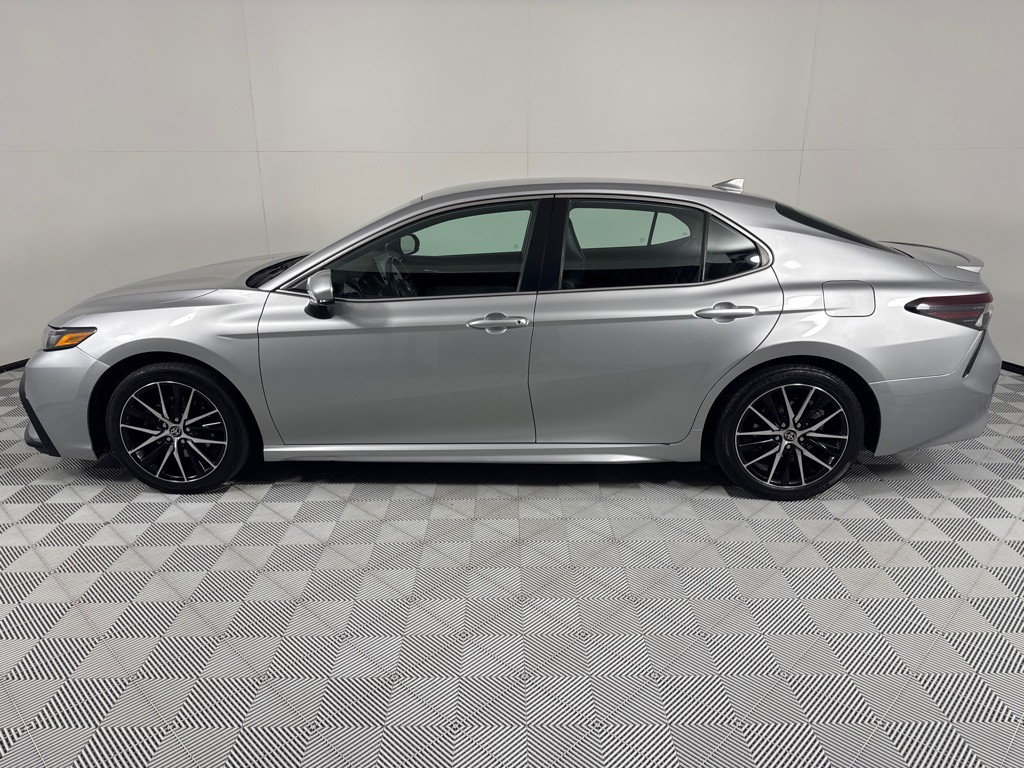 2021 Toyota Camry Image 9