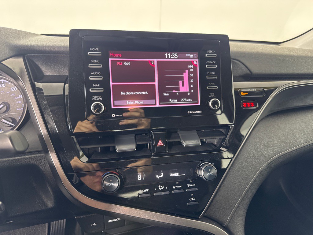 2021 Toyota Camry Image 18