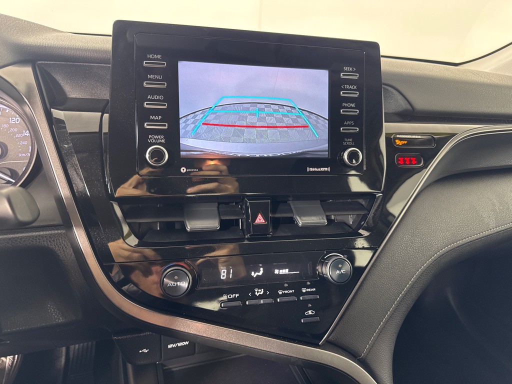2021 Toyota Camry Image 19