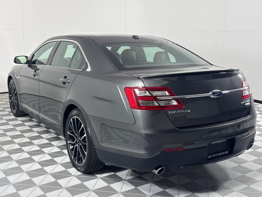 2017 Ford Taurus Image 7