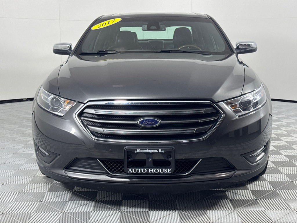 2017 Ford Taurus Image 12