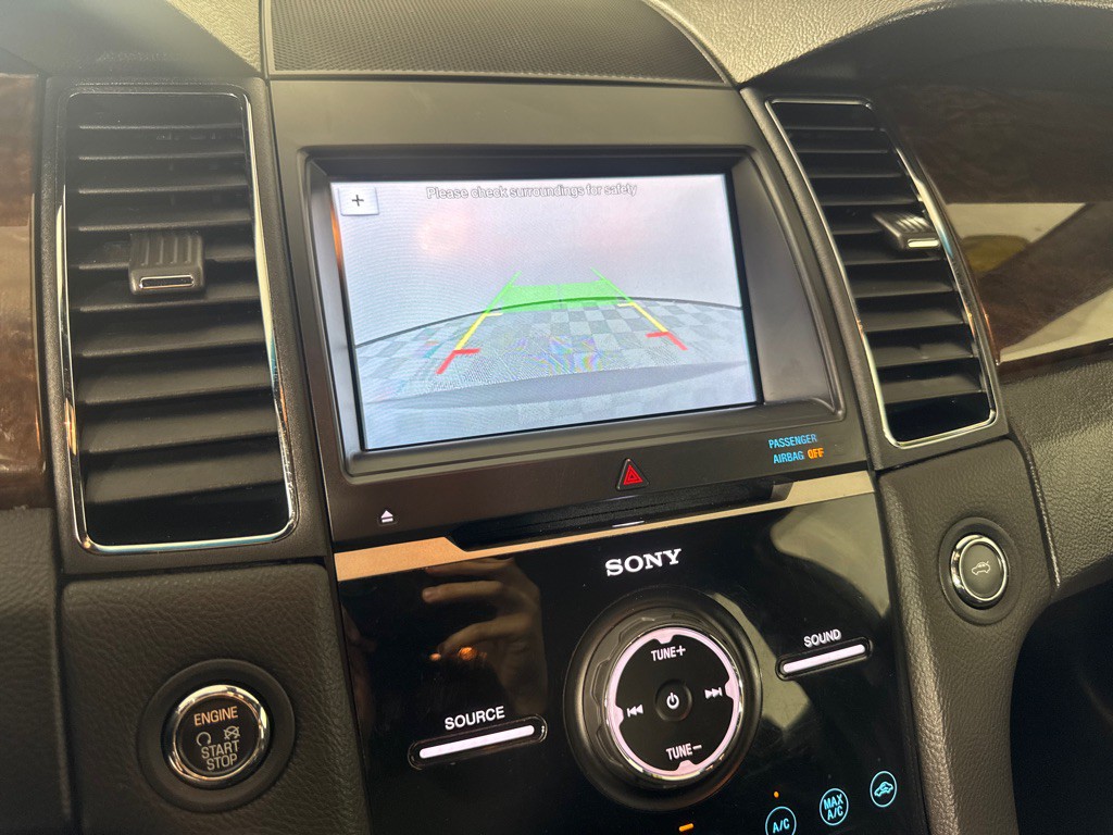 2017 Ford Taurus Image 19