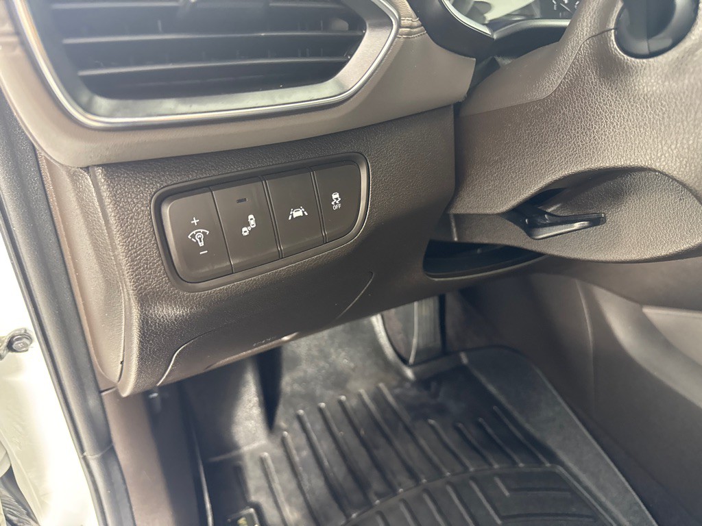 2019 Hyundai Santa Fe Image 15