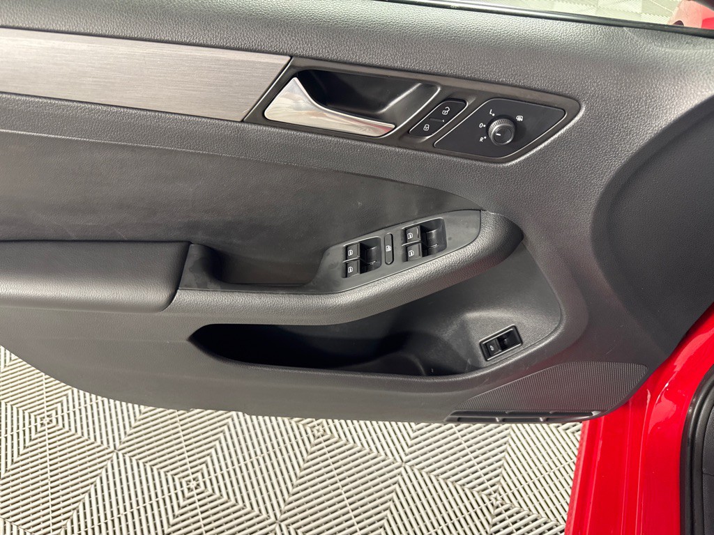 2016 Volkswagen Jetta Image 11
