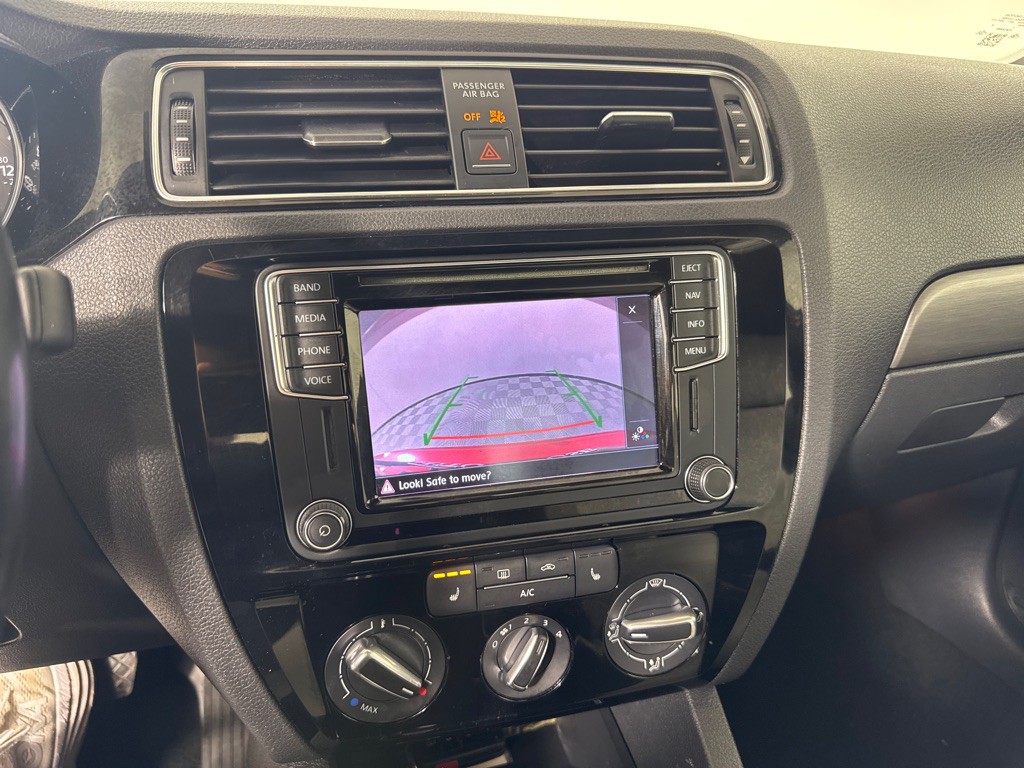 2016 Volkswagen Jetta Image 16