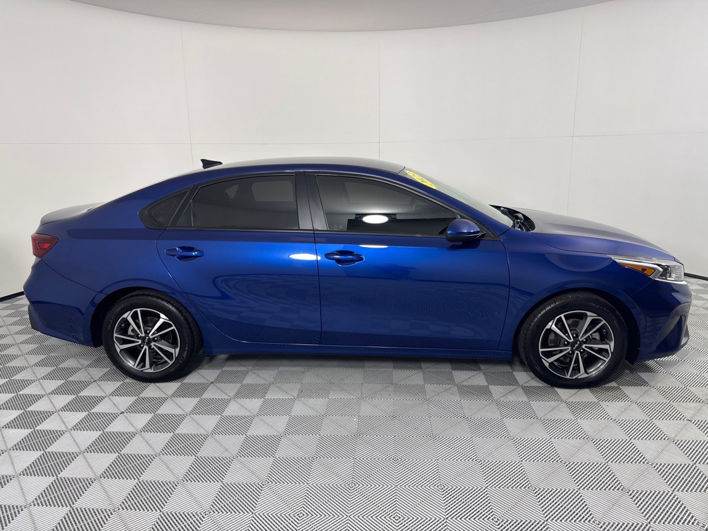 2023 Kia Forte Image 4