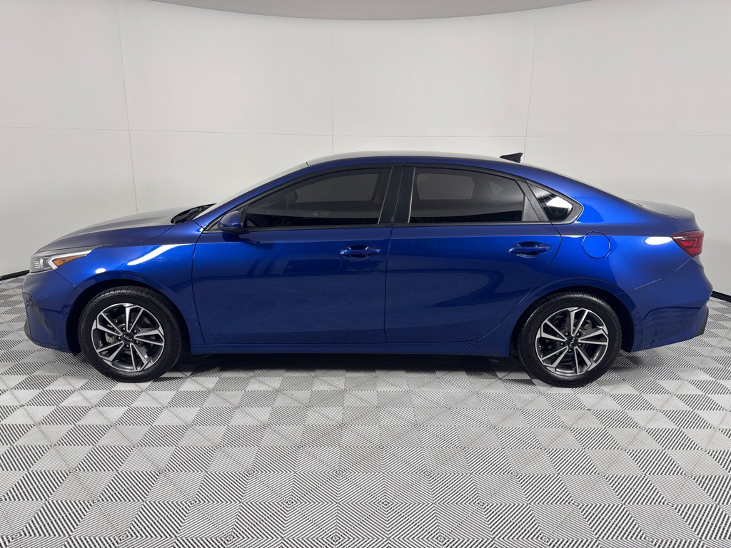 2023 Kia Forte Image 8