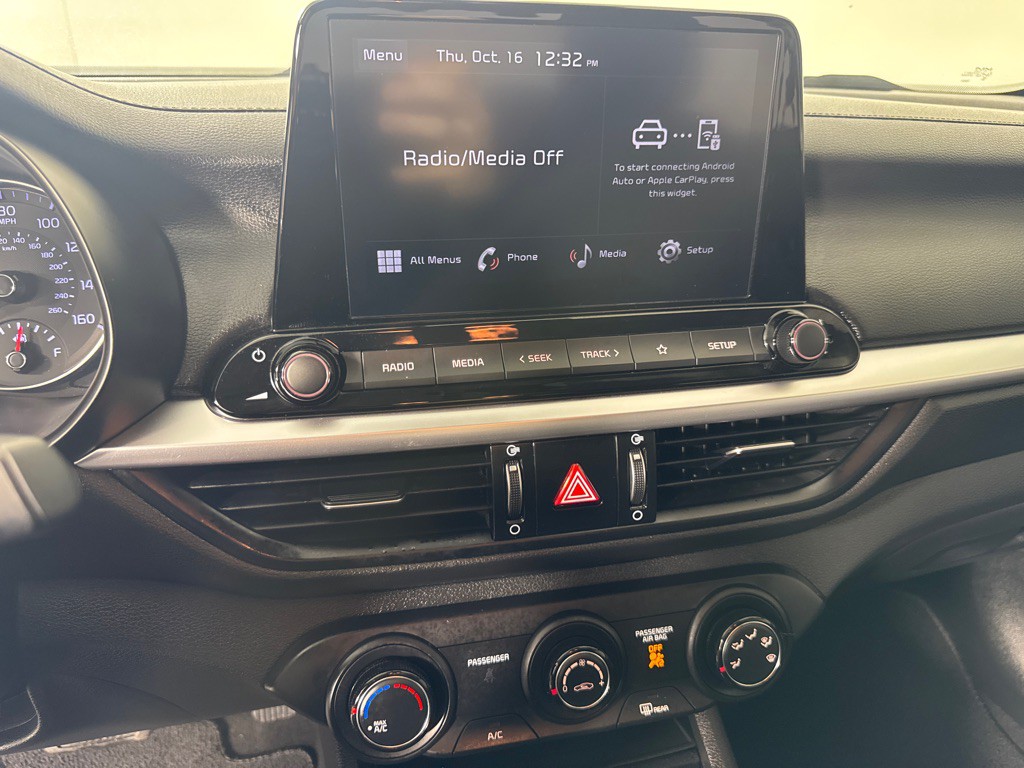 2023 Kia Forte Image 16