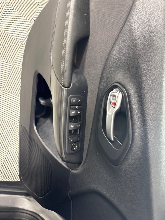2016 Jeep Cherokee Image 11