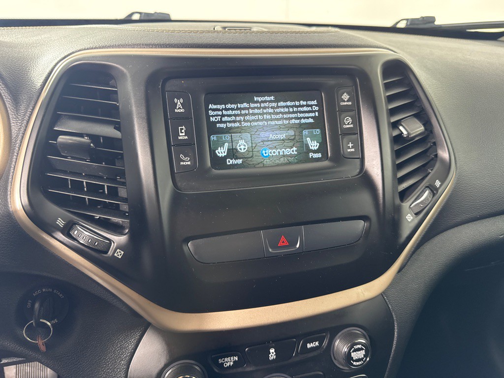 2016 Jeep Cherokee Image 16