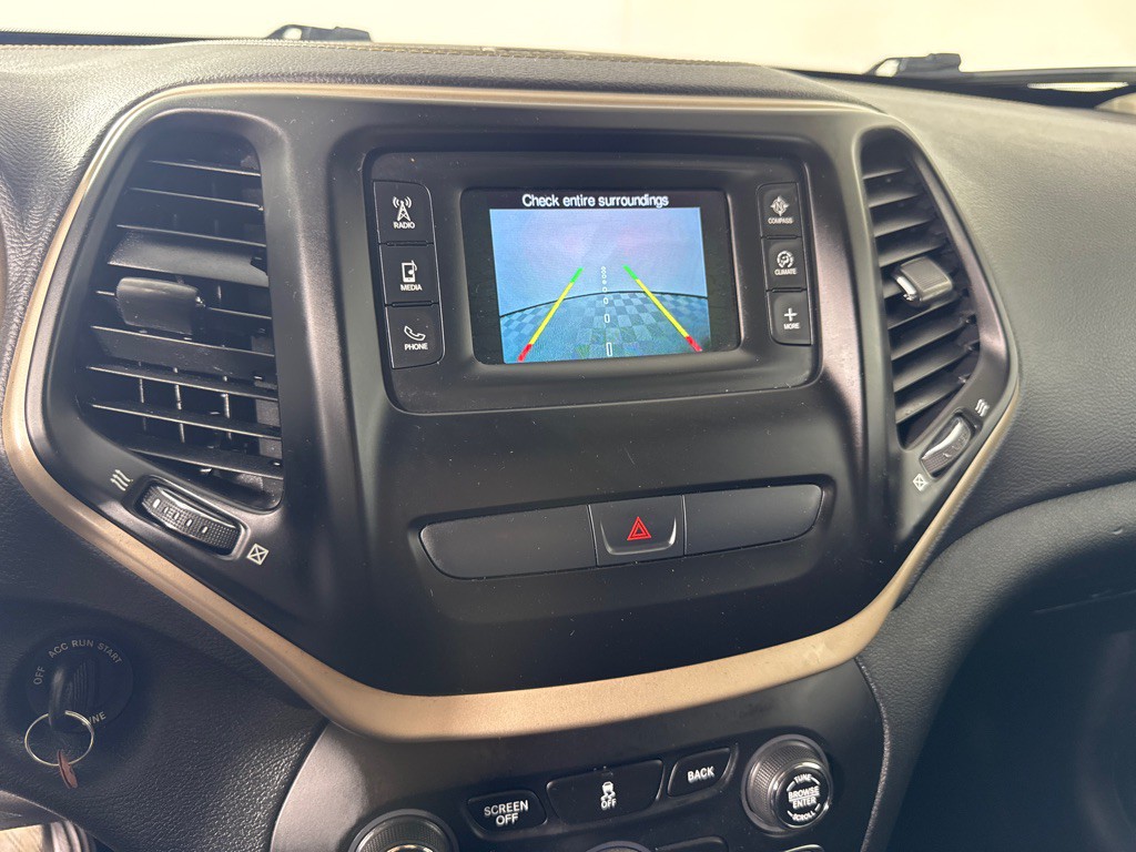 2016 Jeep Cherokee Image 17