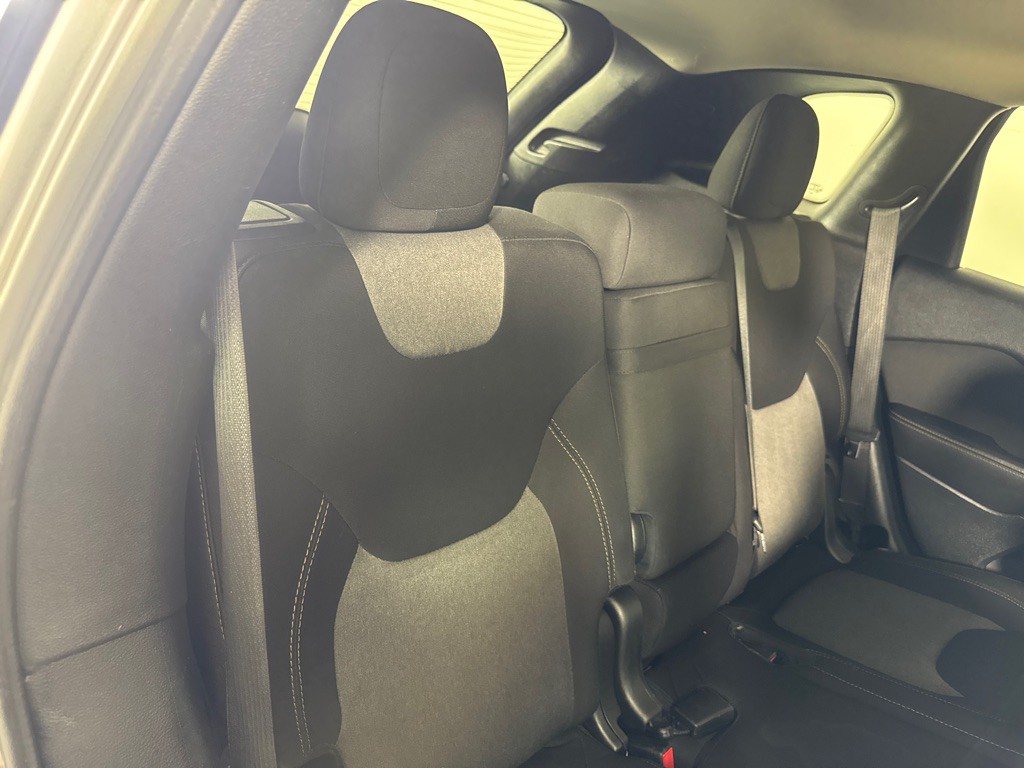 2016 Jeep Cherokee Image 23