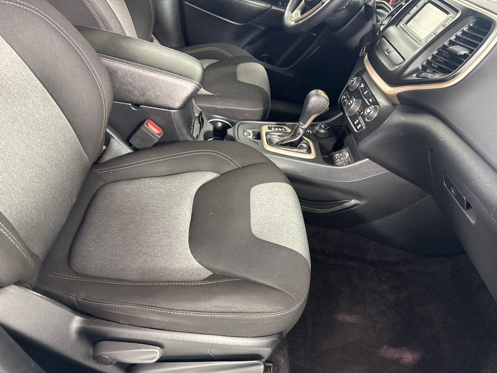 2016 Jeep Cherokee Image 24